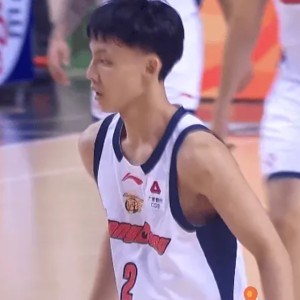 开云体育网址-广东半场压制同曦！焦泊乔徐杰齐爆，三外崩盘，同曦无稳定得分点